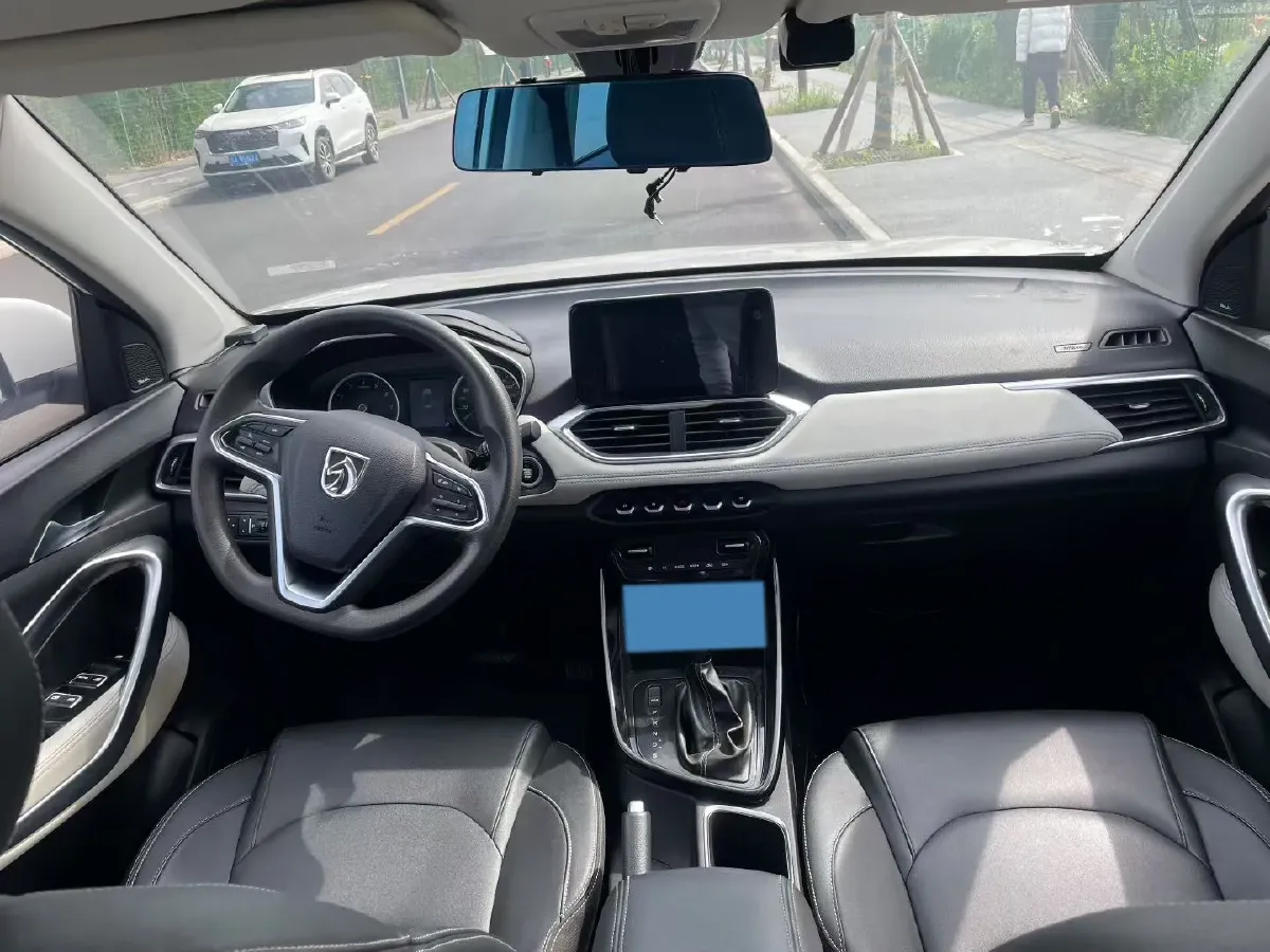 2019 BaoJun 530 1.5T 151HP L4 CVT,autocango,china used car exporter,china ev exporter,chinese used car exporter,chinese used ev exporter