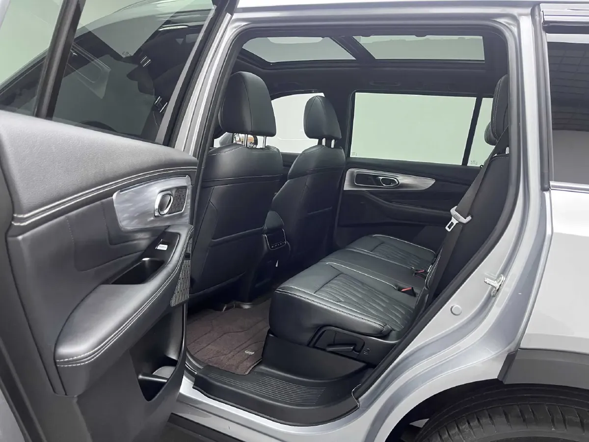 2022 GAC Trumpchi GS8 2.0T 252HP L4 8AT,autocango,china used car exporter,china ev exporter,chinese used car exporter,chinese used ev exporter