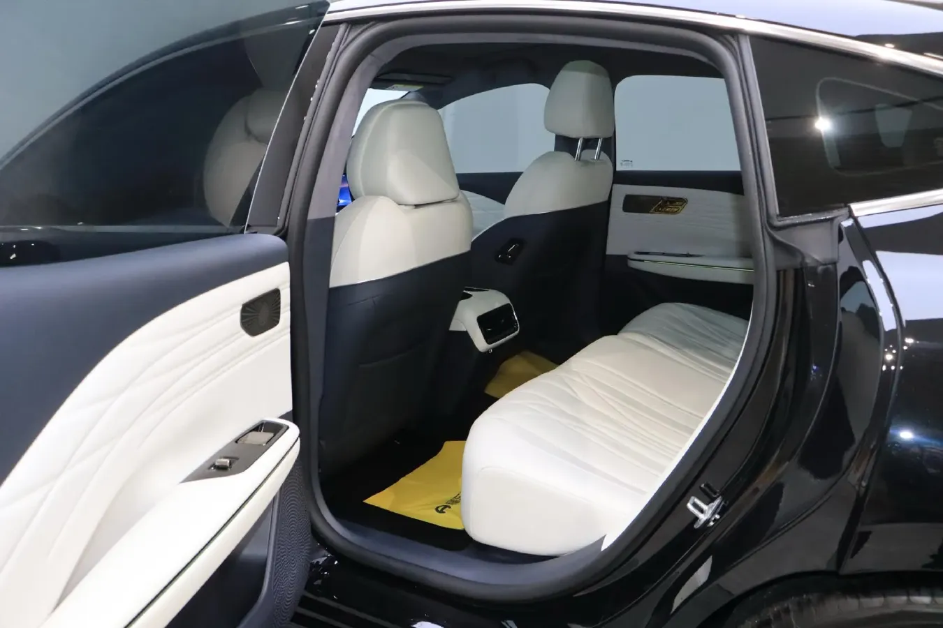 2025 Geely Galaxy E8 BEV,autocango,china used car exporter,china ev exporter,chinese used car exporter,chinese used ev exporter