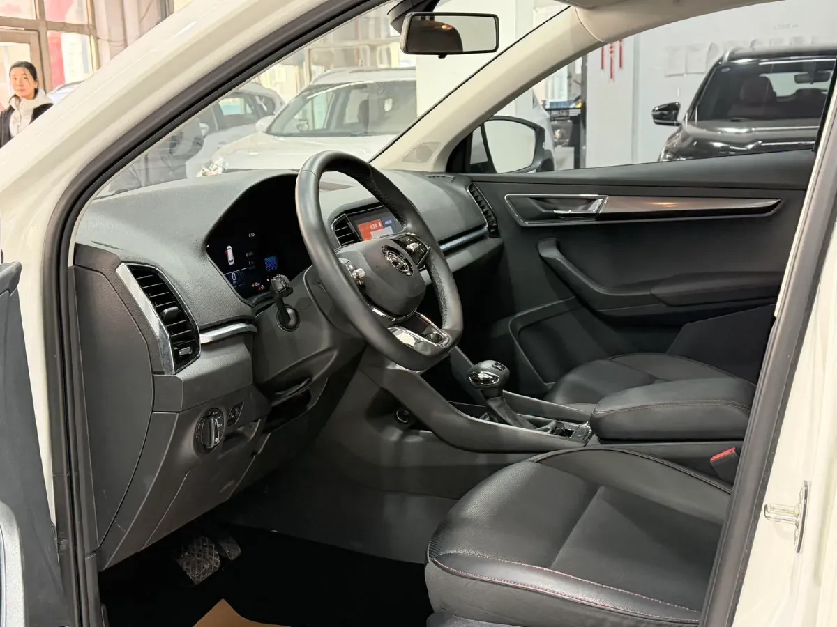 2022 Skoda Karoq 1.4T 150HP L4 7DCT,autocango,china used car exporter,china ev exporter,chinese used car exporter,chinese used ev exporter