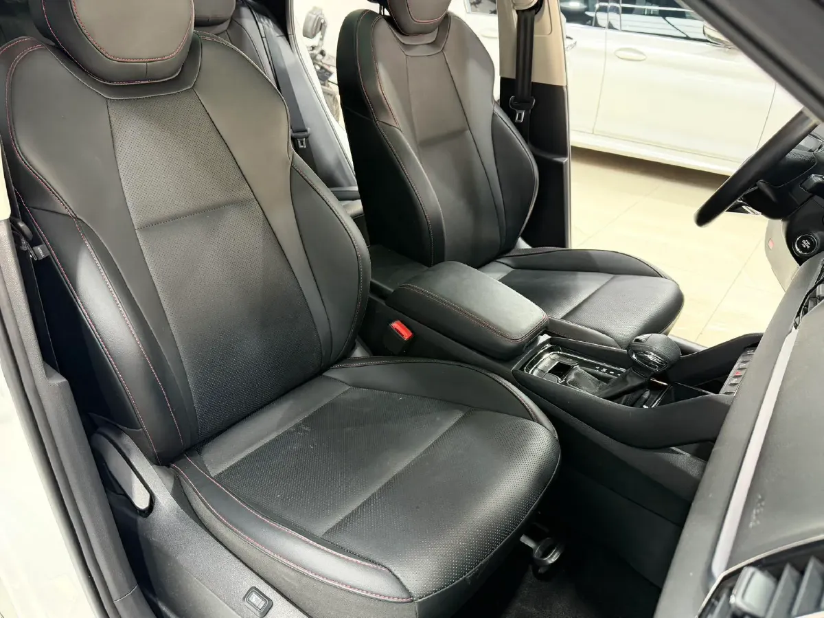 2022 Skoda Karoq 1.4T 150HP L4 7DCT,autocango,china used car exporter,china ev exporter,chinese used car exporter,chinese used ev exporter