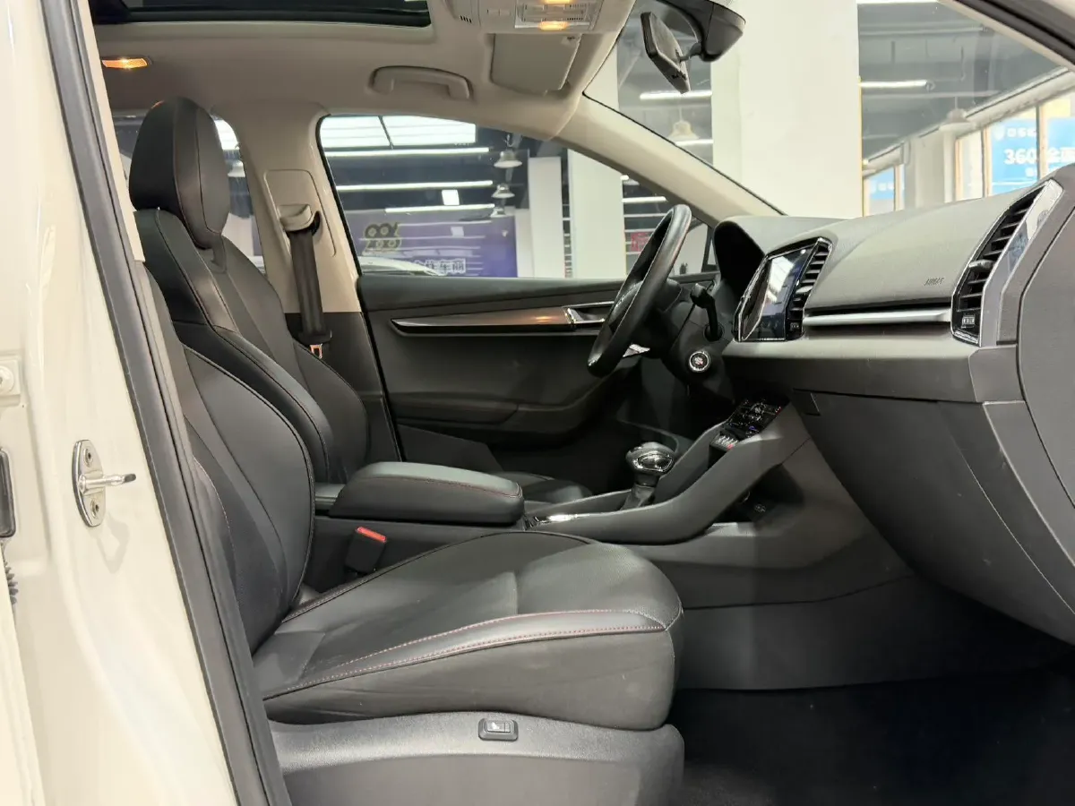 2022 Skoda Karoq 1.4T 150HP L4 7DCT,autocango,china used car exporter,china ev exporter,chinese used car exporter,chinese used ev exporter