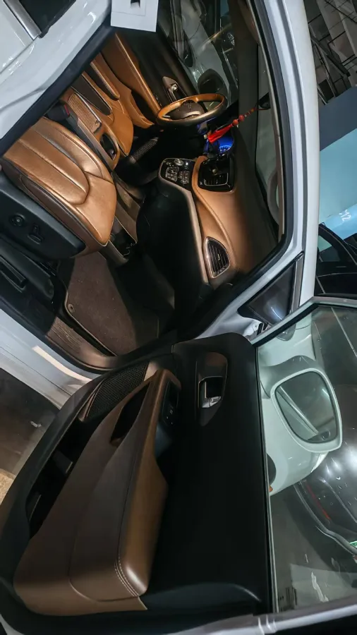 2017 Chrysler Pacifica 3.6L 279HP V6 9AT,autocango,china used car exporter,china ev exporter,chinese used car exporter,chinese used ev exporter