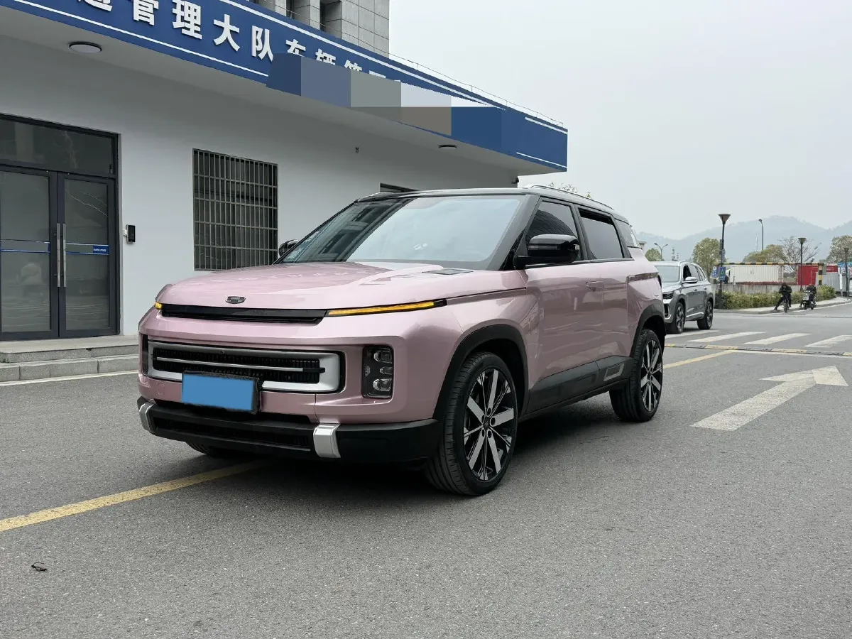 2023 Geely ICON 1.5T 181HP L4 7DCT,autocango,china used car exporter,china ev exporter,chinese used car exporter,chinese used ev exporter
