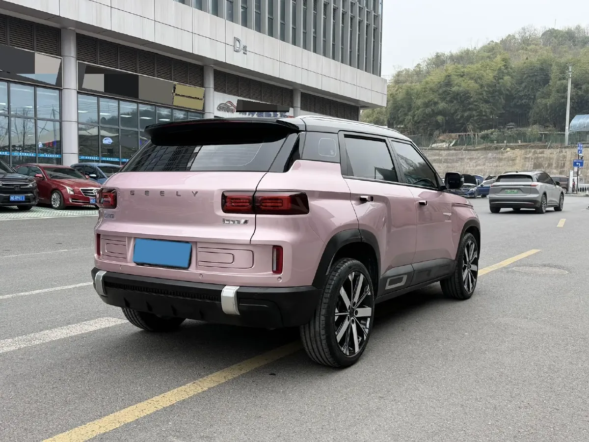 2023 Geely ICON 1.5T 181HP L4 7DCT,autocango,china used car exporter,china ev exporter,chinese used car exporter,chinese used ev exporter