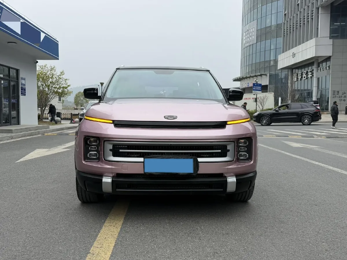 2023 Geely ICON 1.5T 181HP L4 7DCT,autocango,china used car exporter,china ev exporter,chinese used car exporter,chinese used ev exporter