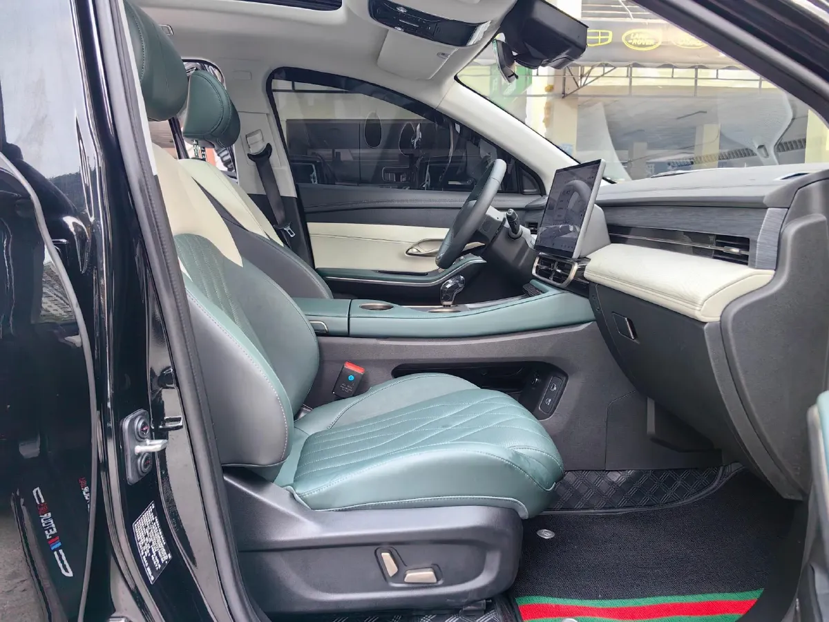 2023 Jetour X70 2.0T 254HP L4 7DCT,autocango,china used car exporter,china ev exporter,chinese used car exporter,chinese used ev exporter