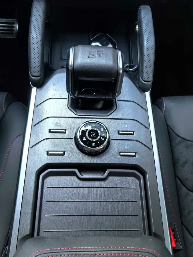 2024 Jetour Traveller 2.0T 254HP L4 7DCT,autocango,china used car exporter,china ev exporter,chinese used car exporter,chinese used ev exporter