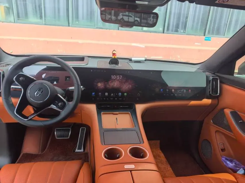 2025 AITO AITO M8 REEV 160HP REEV 53.4KWH,autocango,china used car exporter,china ev exporter,chinese used car exporter,chinese used ev exporter