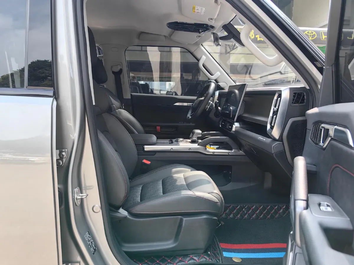 2024 Jetour Traveller 2.0T 254HP L4 7DCT,autocango,china used car exporter,china ev exporter,chinese used car exporter,chinese used ev exporter