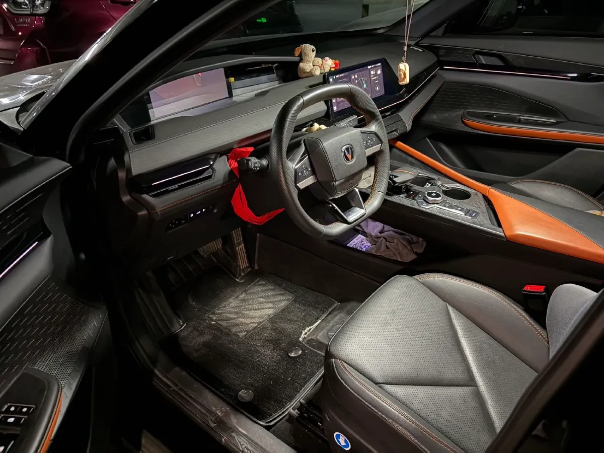 2023 ChangAn UNI-V iDD 1.5T 170HP L4 6TCT PHEV 18.4KWH,autocango,china used car exporter,china ev exporter,chinese used car exporter,chinese used ev exporter