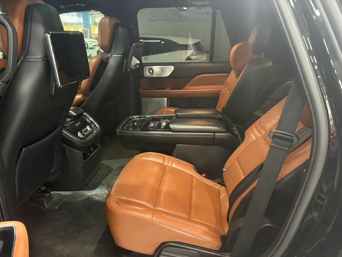 2018 Lincoln Navigator 3.5T 415HP V6 10AT,autocango,china used car exporter,china ev exporter,chinese used car exporter,chinese used ev exporter