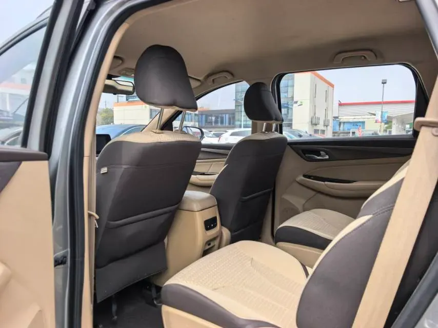 2017 BaoJun 730 1.5T 150HP L4 6MT,autocango,china used car exporter,china ev exporter,chinese used car exporter,chinese used ev exporter