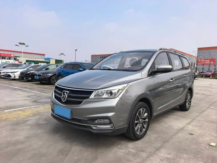 2017 BaoJun 730 1.5T 150HP L4 6MT,autocango,china used car exporter,china ev exporter,chinese used car exporter,chinese used ev exporter