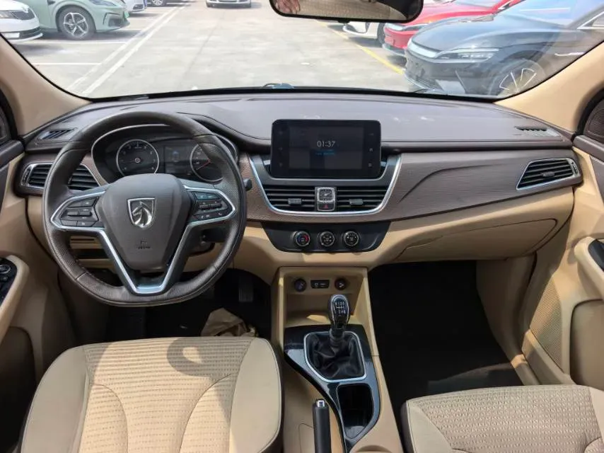 2017 BaoJun 730 1.5T 150HP L4 6MT,autocango,china used car exporter,china ev exporter,chinese used car exporter,chinese used ev exporter