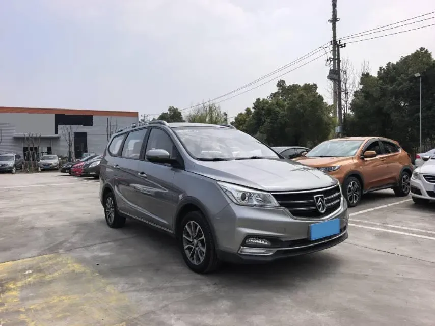 2017 BaoJun 730 1.5T 150HP L4 6MT,autocango,china used car exporter,china ev exporter,chinese used car exporter,chinese used ev exporter