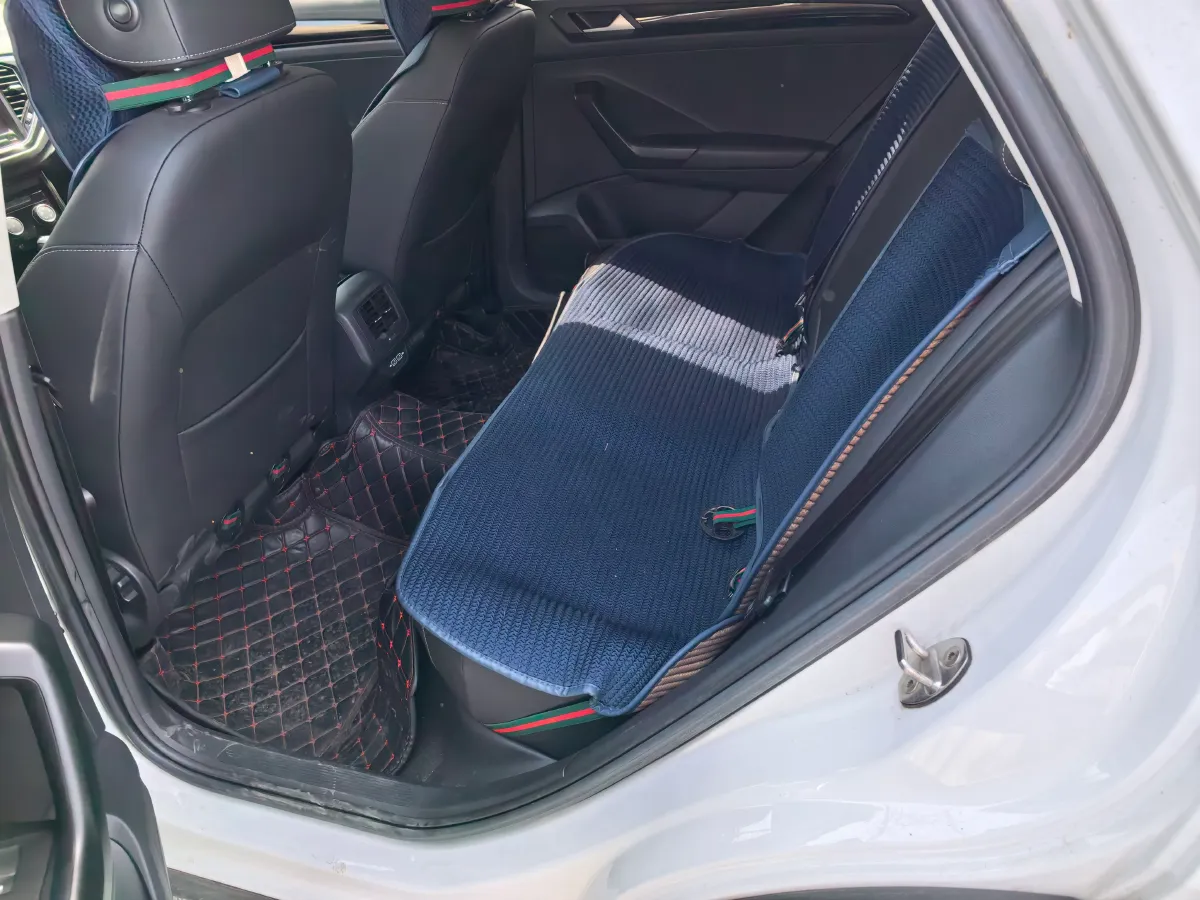 2021 Volkswagen T-Roc 1.4T 150HP L4 7DCT,autocango,china used car exporter,china ev exporter,chinese used car exporter,chinese used ev exporter