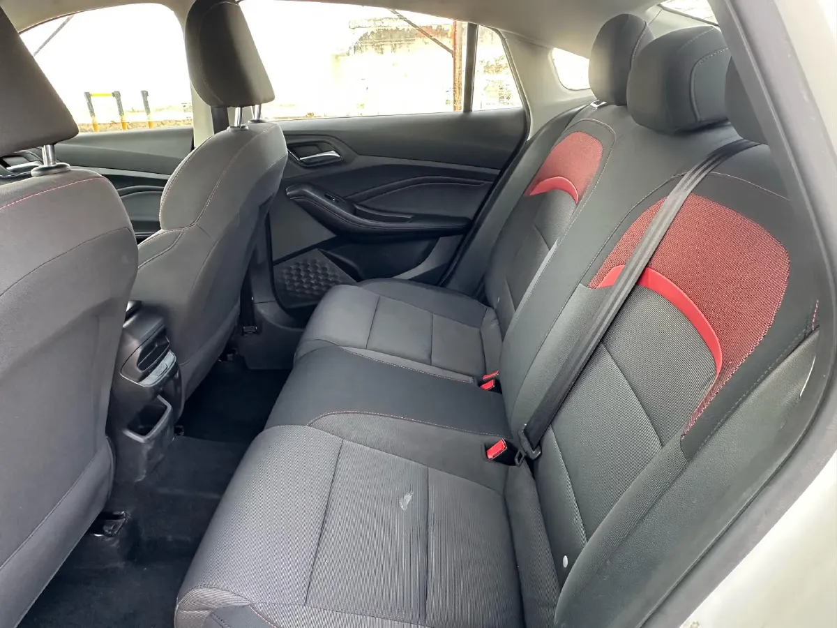 2023 MG 5 1.5L 129HP L4 5MT,autocango,china used car exporter,china ev exporter,chinese used car exporter,chinese used ev exporter