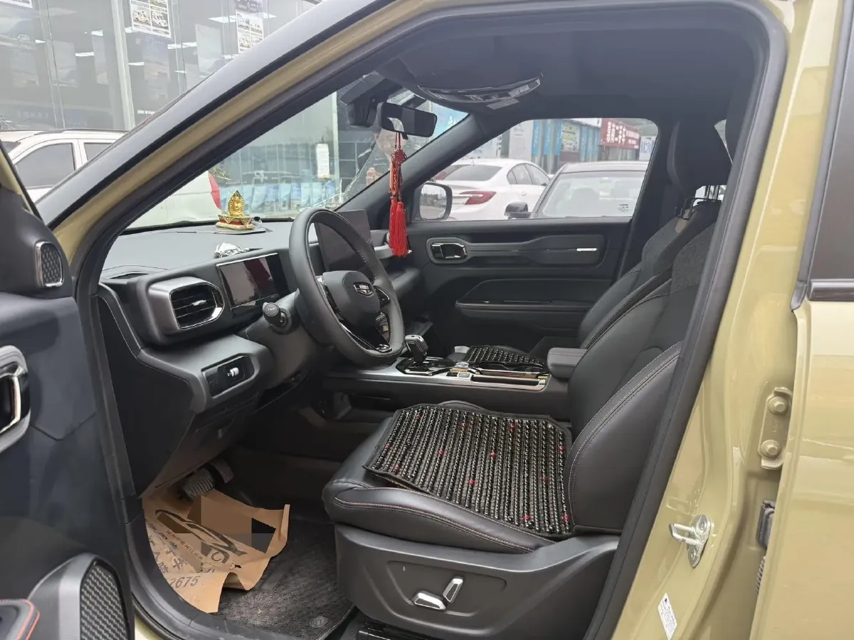 2025 Geely Cowboy 1.5T 181HP L4 7DCT,autocango,china used car exporter,china ev exporter,chinese used car exporter,chinese used ev exporter