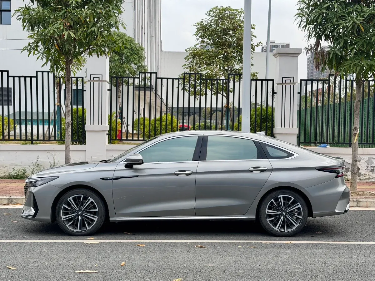 2022 Chery Arrizo 8 1.6T 197HP L4 7DCT,autocango,china used car exporter,china ev exporter,chinese used car exporter,chinese used ev exporter