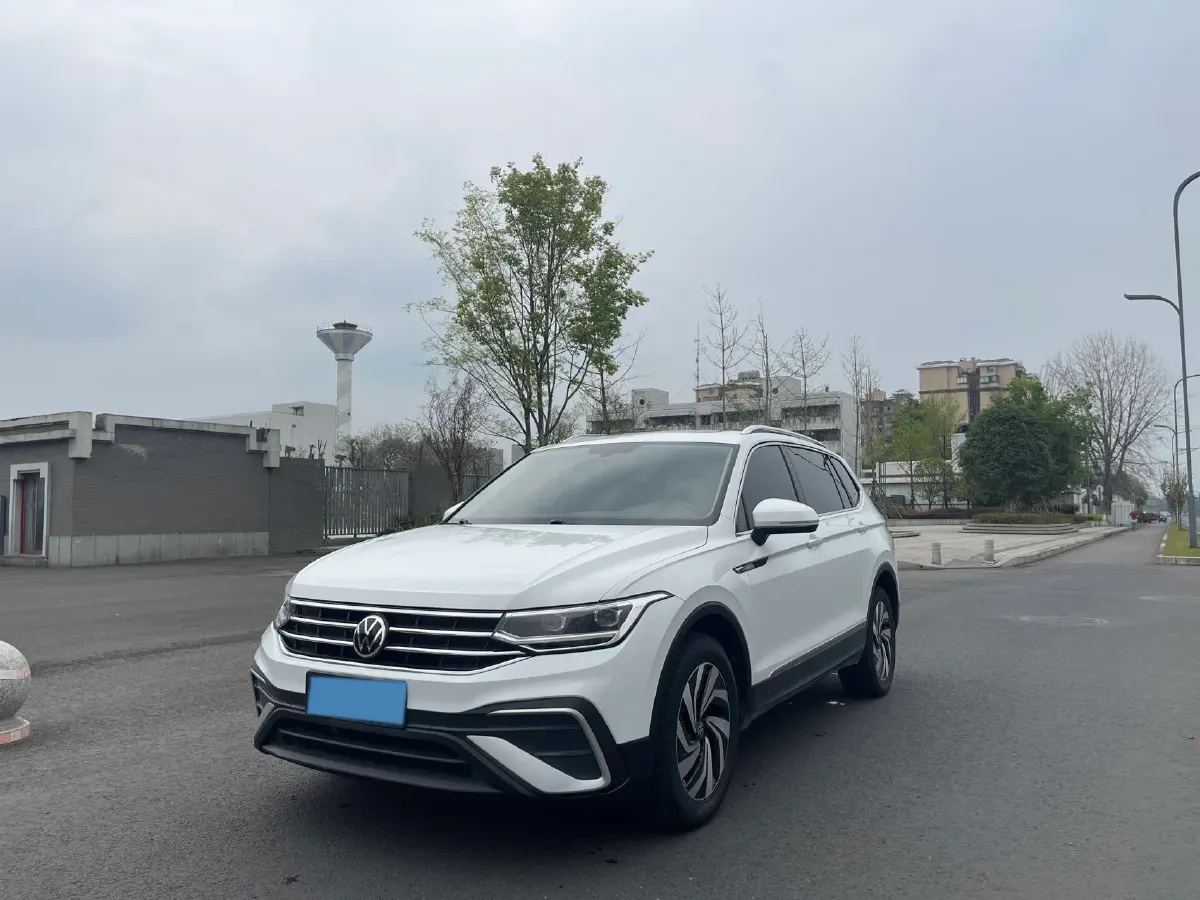 2023 Volkswagen Tiguan L 1.5T 160HP L4 7DCT,autocango,china used car exporter,china ev exporter,chinese used car exporter,chinese used ev exporter