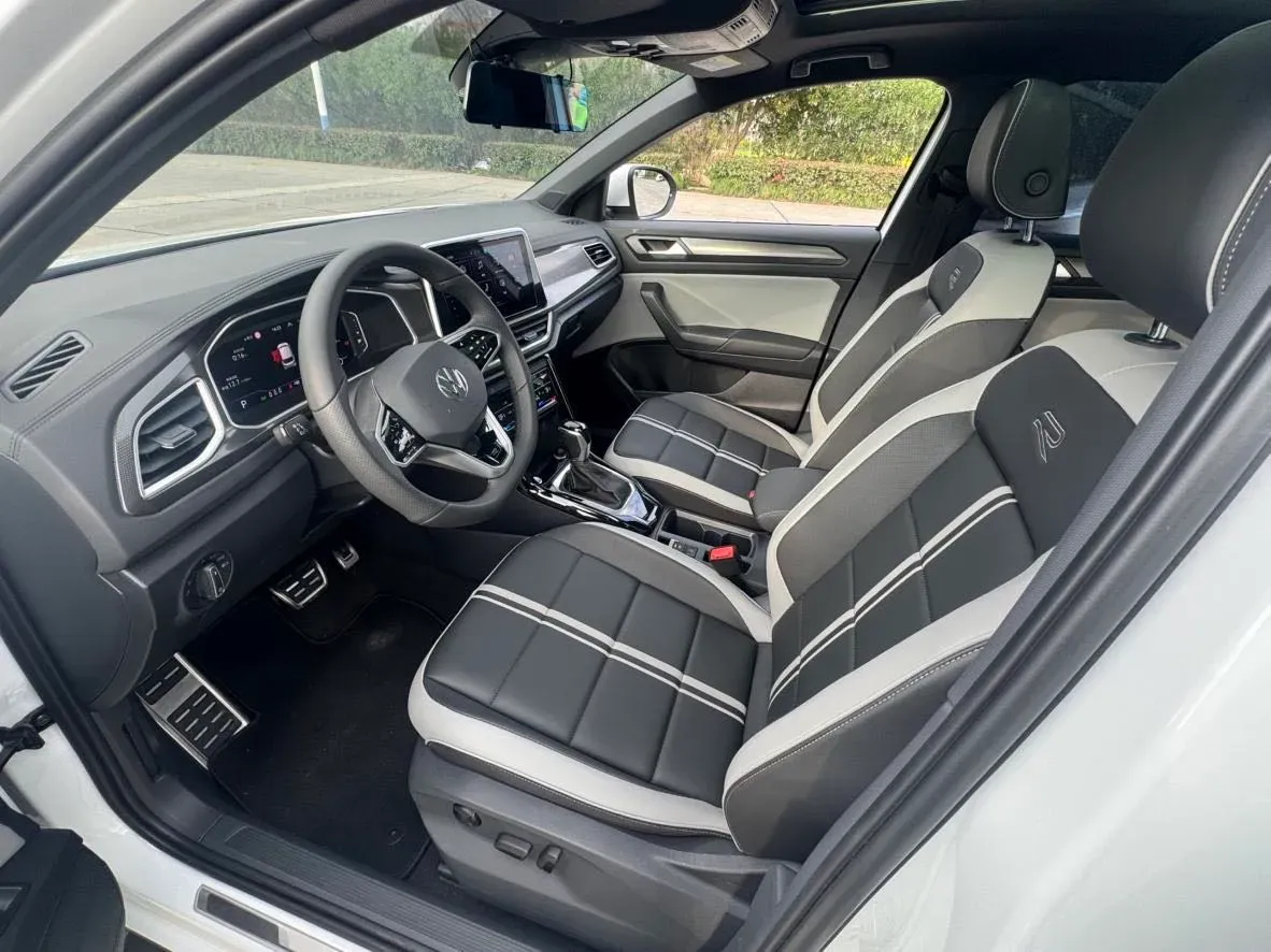 2024 Volkswagen T-Roc 1.5T 160HP L4 7DCT,autocango,china used car exporter,china ev exporter,chinese used car exporter,chinese used ev exporter