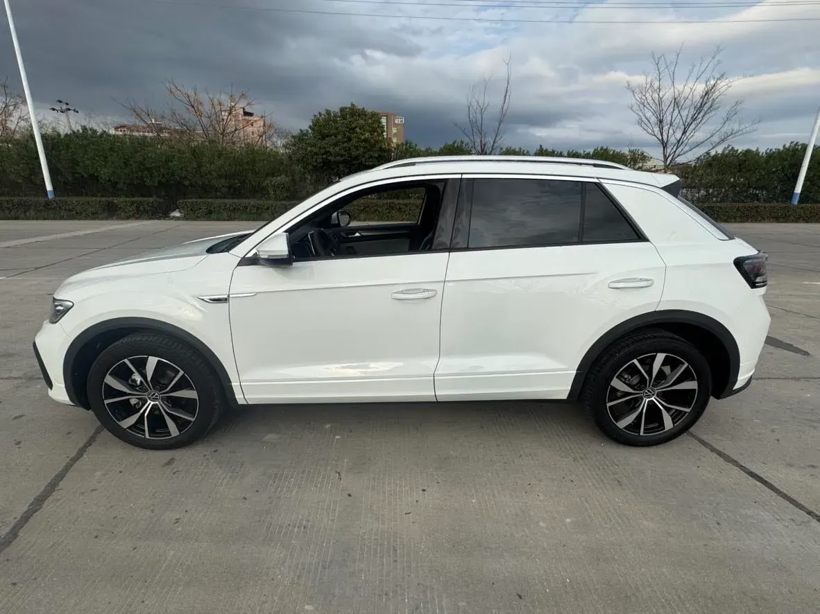 2024 Volkswagen T-Roc 1.5T 160HP L4 7DCT,autocango,china used car exporter,china ev exporter,chinese used car exporter,chinese used ev exporter