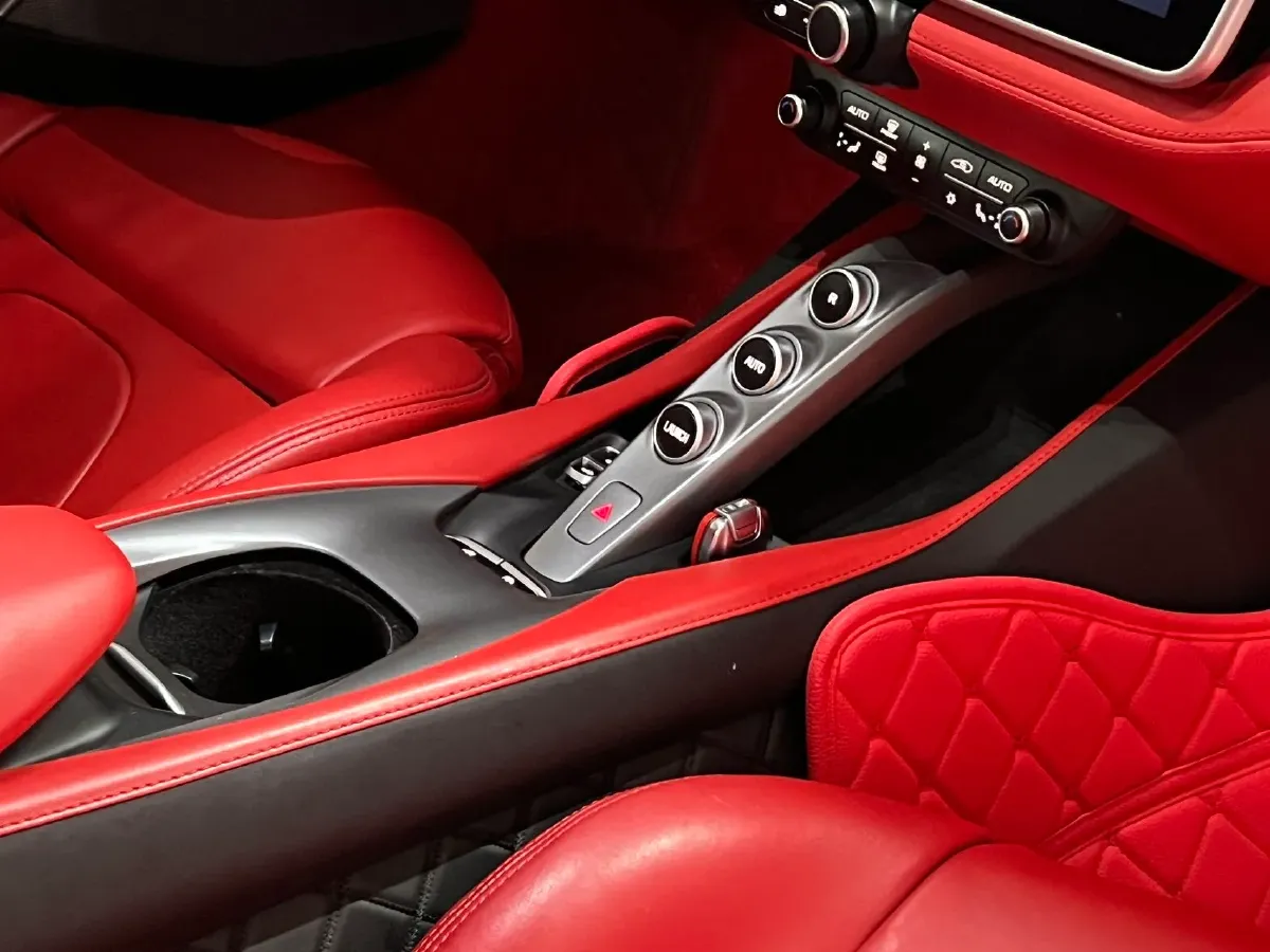 2018 Ferrari Portofino 3.9T 600HP V8 7DCT,autocango,china used car exporter,china ev exporter,chinese used car exporter,chinese used ev exporter