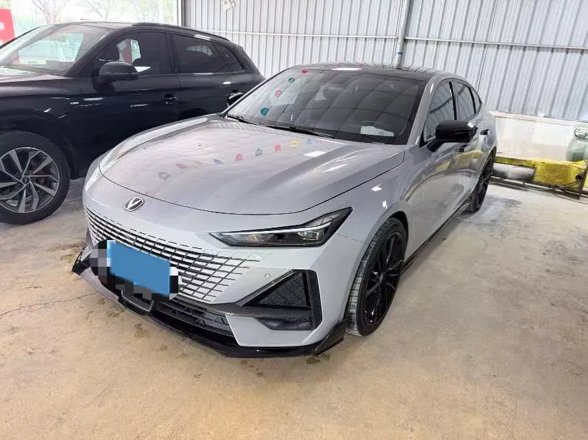 2022 ChangAn UNI-V 1.5T 188HP L4 7DCT,autocango,china used car exporter,china ev exporter,chinese used car exporter,chinese used ev exporter