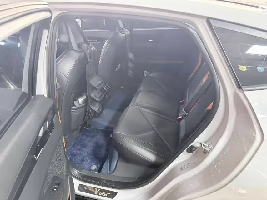 2022 ChangAn UNI-V 1.5T 188HP L4 7DCT,autocango,china used car exporter,china ev exporter,chinese used car exporter,chinese used ev exporter