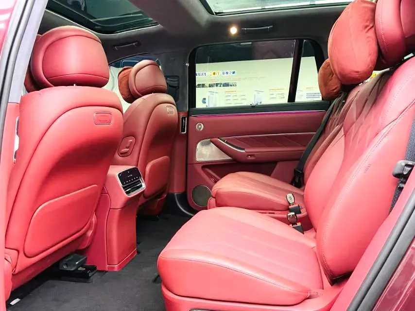 2025 AITO AITO M8 REEV 160HP REEV 53.4KWH,autocango,china used car exporter,china ev exporter,chinese used car exporter,chinese used ev exporter