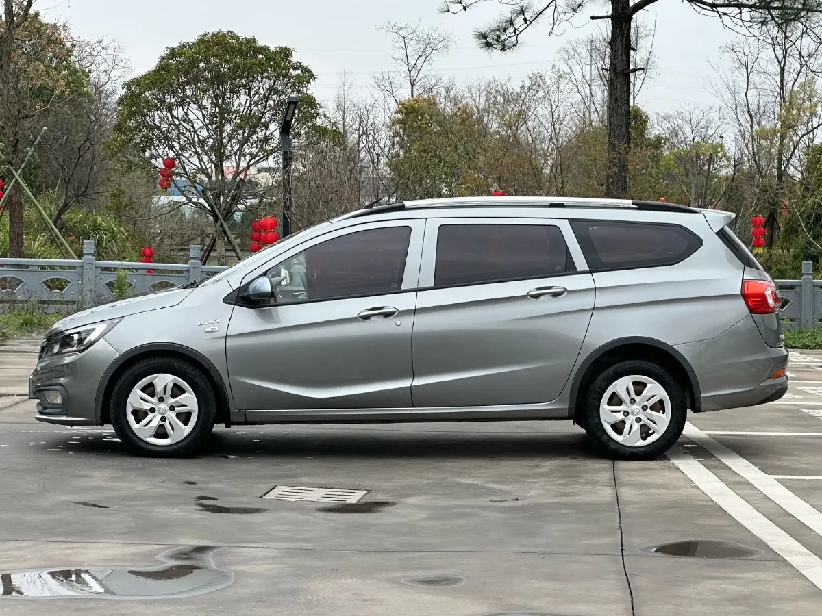 2017 BaoJun 310W 1.5L 112HP L4 6MT,autocango,china used car exporter,china ev exporter,chinese used car exporter,chinese used ev exporter