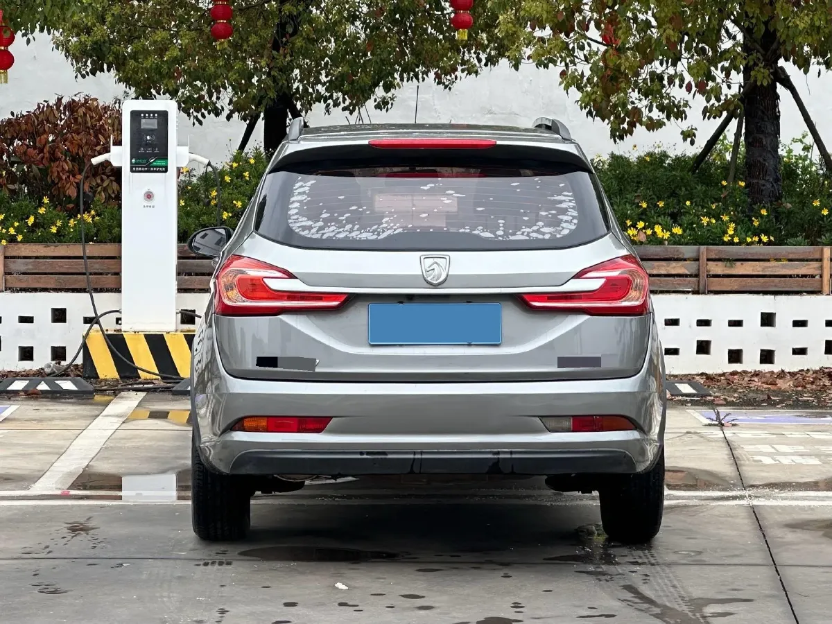 2017 BaoJun 310W 1.5L 112HP L4 6MT,autocango,china used car exporter,china ev exporter,chinese used car exporter,chinese used ev exporter