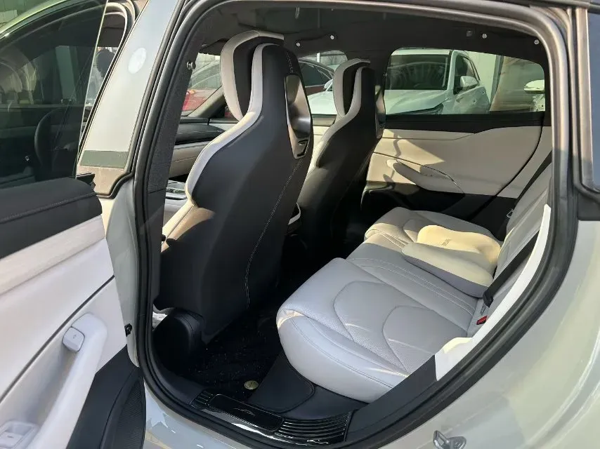 2024 MI SU7 BEV 73.6KWH,autocango,china used car exporter,china ev exporter,chinese used car exporter,chinese used ev exporter