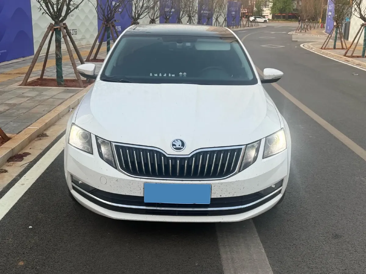 2018 Skoda Octavia 1.2T 116HP L4 7DCT,autocango,china used car exporter,china ev exporter,chinese used car exporter,chinese used ev exporter