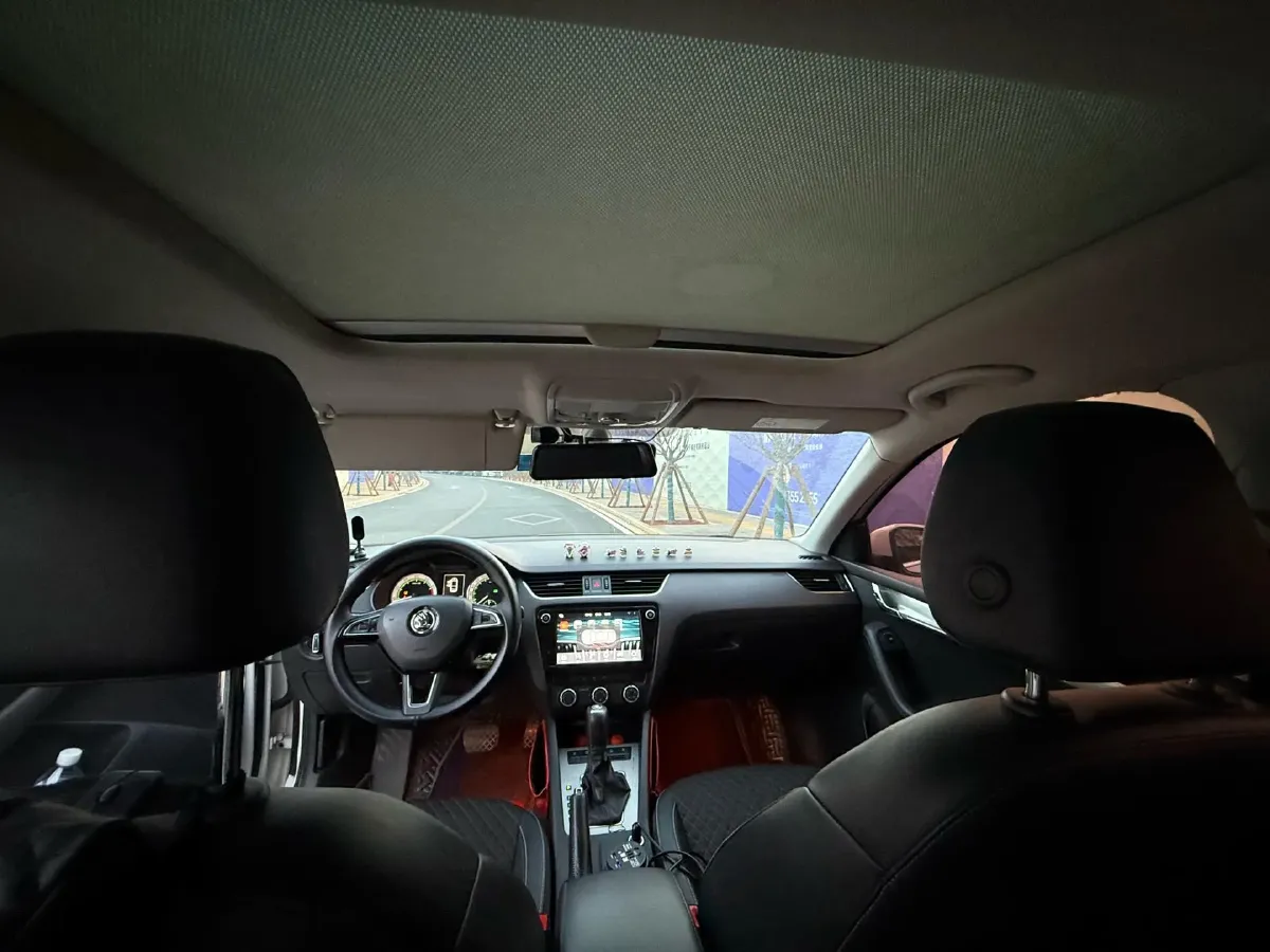 2018 Skoda Octavia 1.2T 116HP L4 7DCT,autocango,china used car exporter,china ev exporter,chinese used car exporter,chinese used ev exporter