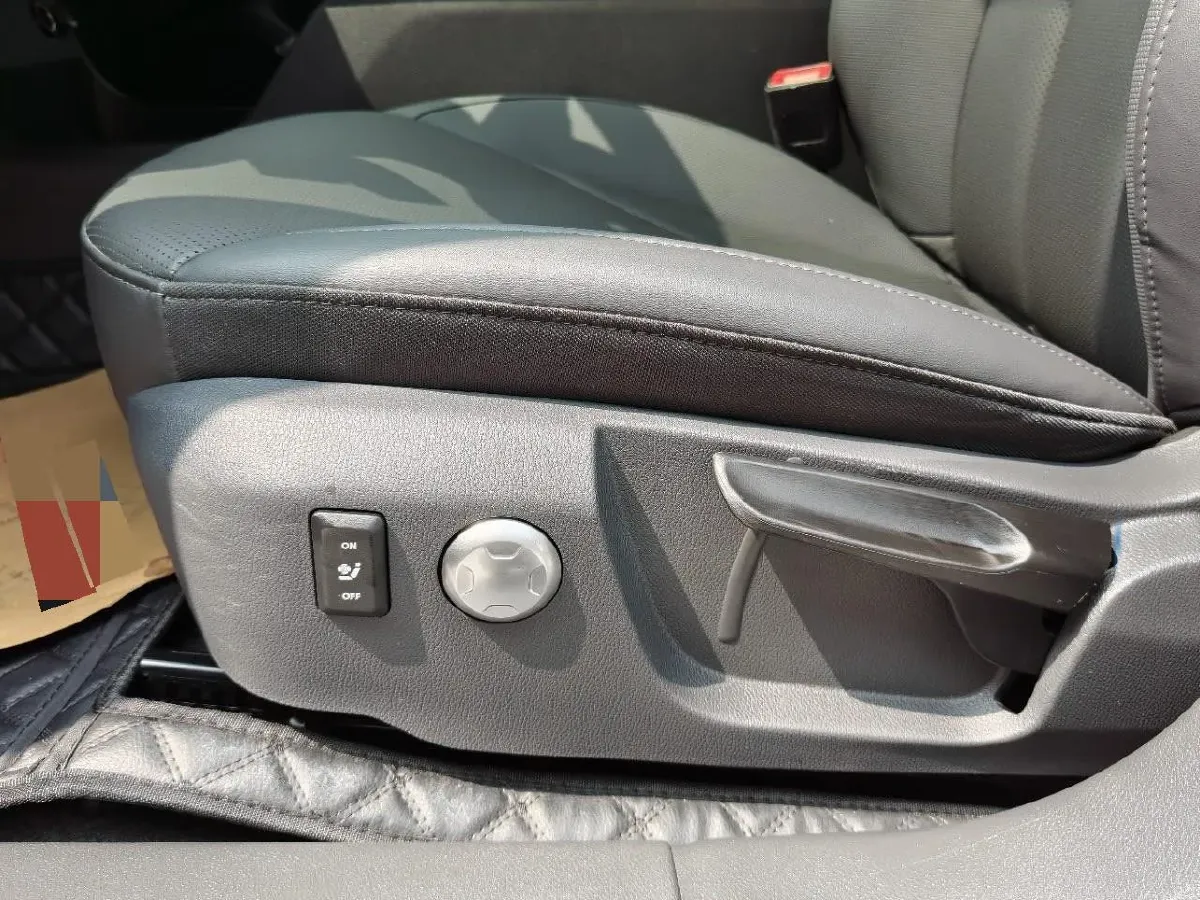 2024 HongQi E-QM5 BEV 72KWH,autocango,china used car exporter,china ev exporter,chinese used car exporter,chinese used ev exporter