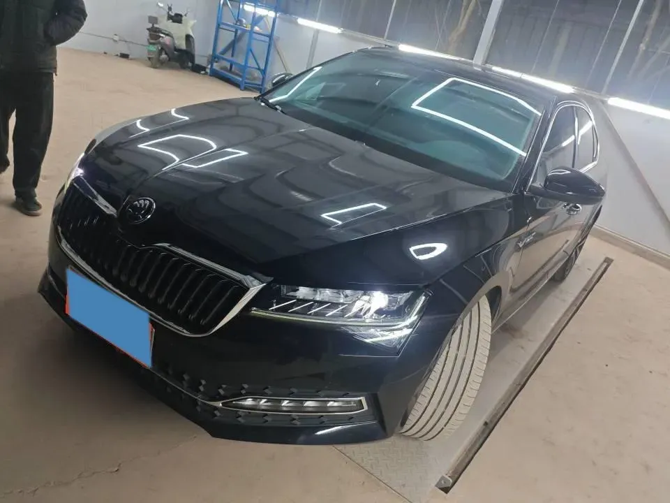 2021 Skoda Superb 2.0T 186HP L4 7DCT,autocango,china used car exporter,china ev exporter,chinese used car exporter,chinese used ev exporter
