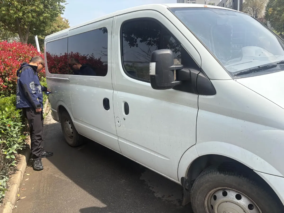 2021 MAXUS XinTu V80 2.0T 139HP L4 6MT,autocango,china used car exporter,china ev exporter,chinese used car exporter,chinese used ev exporter