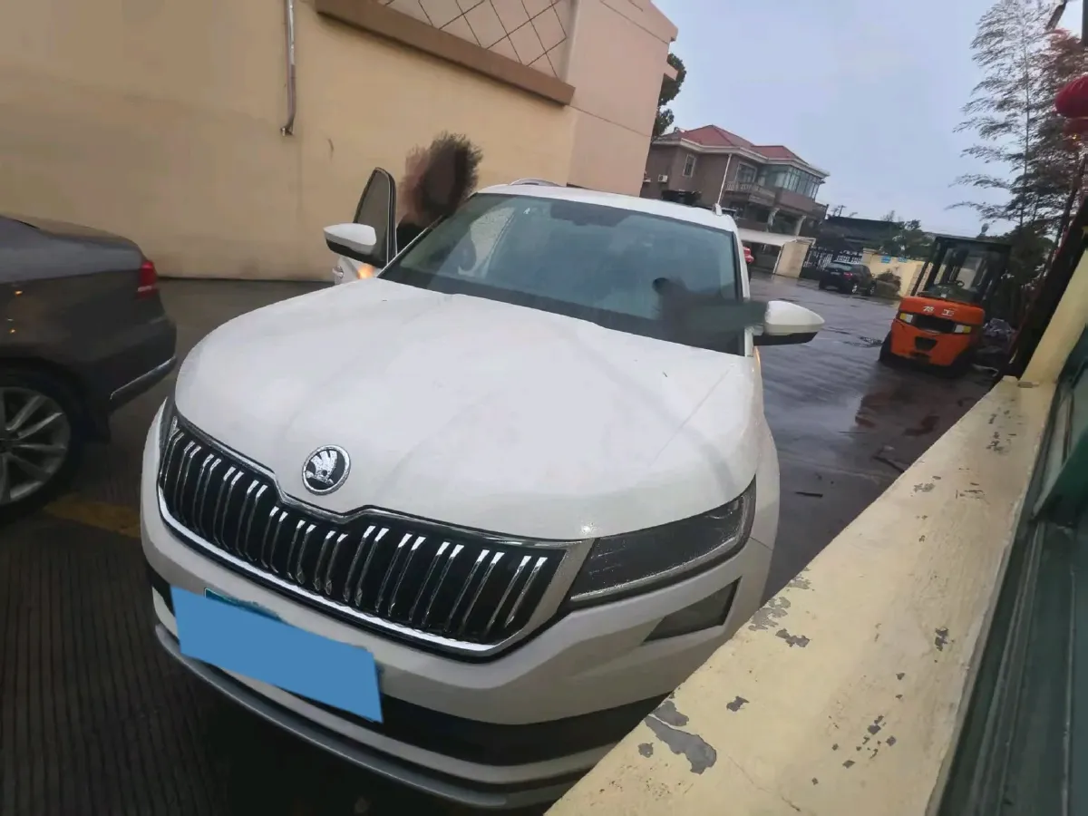 2018 Skoda Kodiak 2.0T 186HP L4 7DCT,autocango,china used car exporter,china ev exporter,chinese used car exporter,chinese used ev exporter