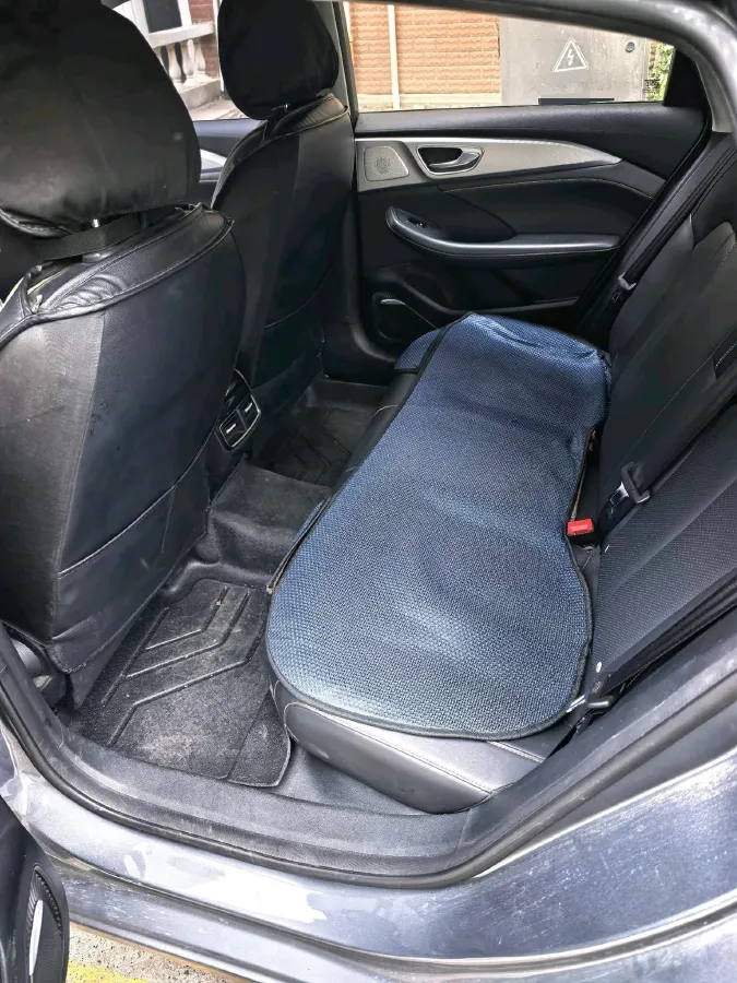 2020 Roewe i6 MAX 1.5T 169HP L4 AMT PHEV,autocango,china used car exporter,china ev exporter,chinese used car exporter,chinese used ev exporter