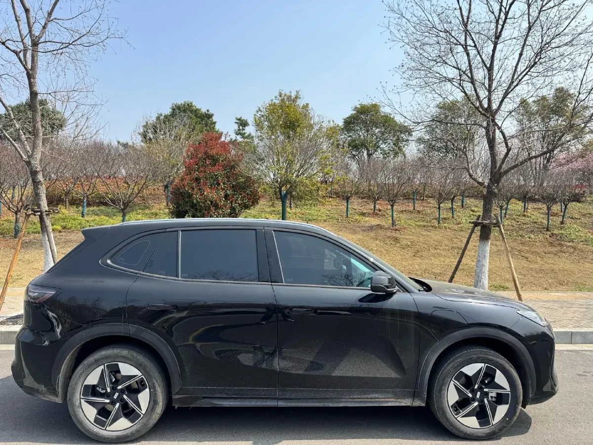2026 LanDian E5 PLUS 1.5L 95HP L4 E-CVT PHEV,autocango,china used car exporter,china ev exporter,chinese used car exporter,chinese used ev exporter
