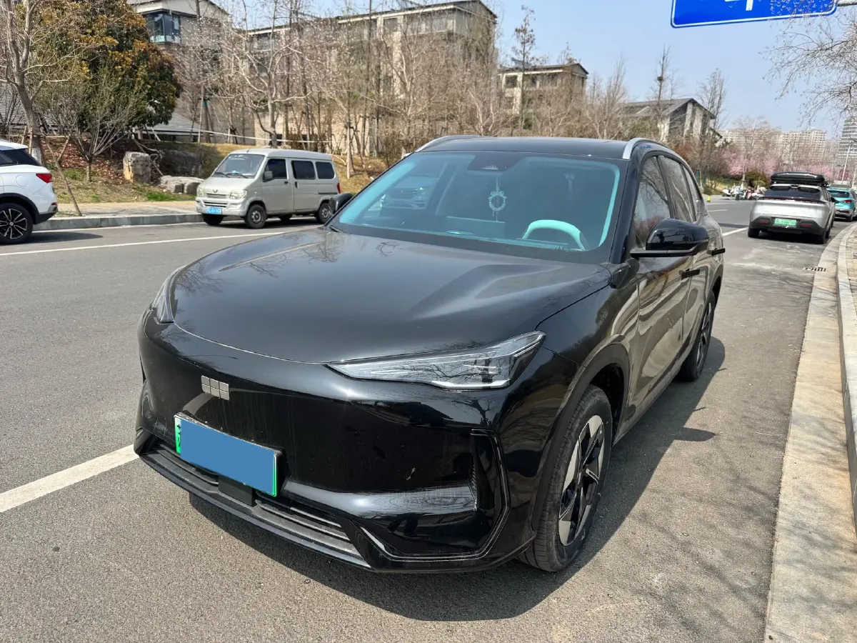 2026 LanDian E5 PLUS 1.5L 95HP L4 E-CVT PHEV,autocango,china used car exporter,china ev exporter,chinese used car exporter,chinese used ev exporter