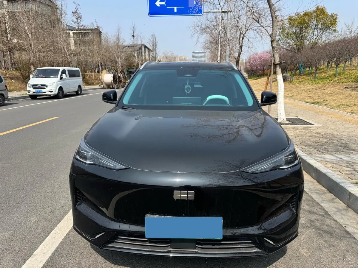 2026 LanDian E5 PLUS 1.5L 95HP L4 E-CVT PHEV,autocango,china used car exporter,china ev exporter,chinese used car exporter,chinese used ev exporter