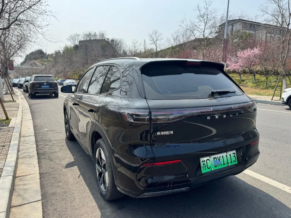 2026 LanDian E5 PLUS 1.5L 95HP L4 E-CVT PHEV,autocango,china used car exporter,china ev exporter,chinese used car exporter,chinese used ev exporter