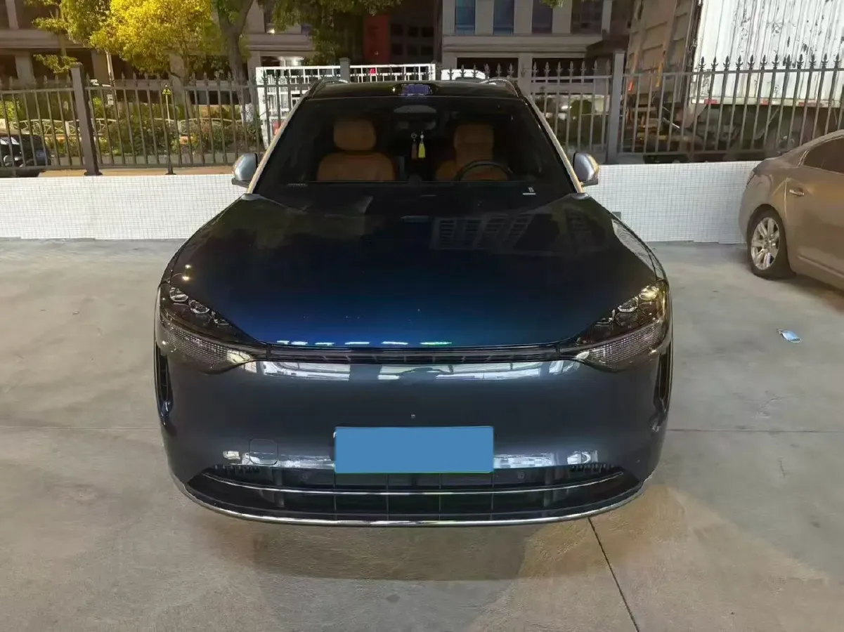 2024 AITO AITO M9 1.5T 152HP L4 REEV 42KWH,autocango,china used car exporter,china ev exporter,chinese used car exporter,chinese used ev exporter
