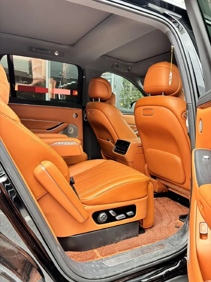 2025 AITO AITO M8 REEV 160HP REEV 53.4KWH,autocango,china used car exporter,china ev exporter,chinese used car exporter,chinese used ev exporter