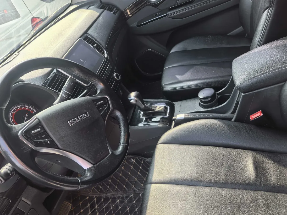 2020 Isuzu LingTuo 2.5T 150HP L4 6AT,autocango,china used car exporter,china ev exporter,chinese used car exporter,chinese used ev exporter