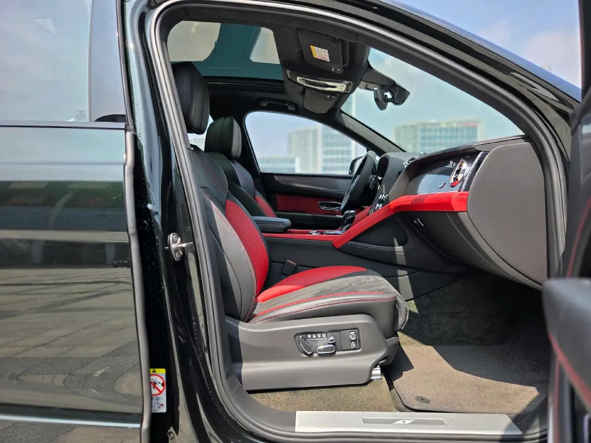 2022 Bentley Bentayga 4.0T 550HP V8 8AT,autocango,china used car exporter,china ev exporter,chinese used car exporter,chinese used ev exporter