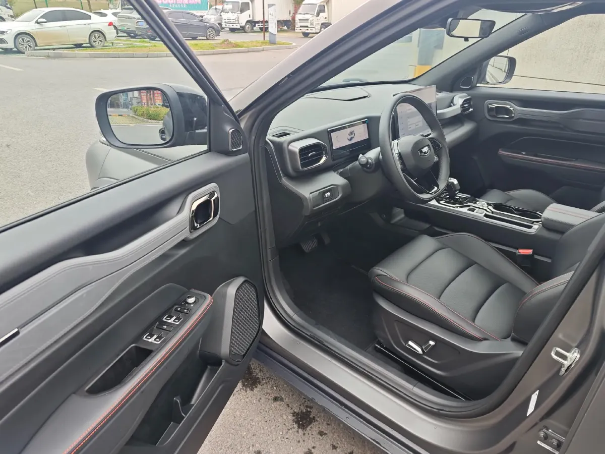 2025 Geely Cowboy 1.5T 181HP L4 7DCT,autocango,china used car exporter,china ev exporter,chinese used car exporter,chinese used ev exporter